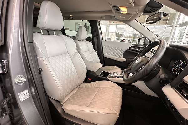 2022 Mitsubishi Outlander PHEV Exceed ZM