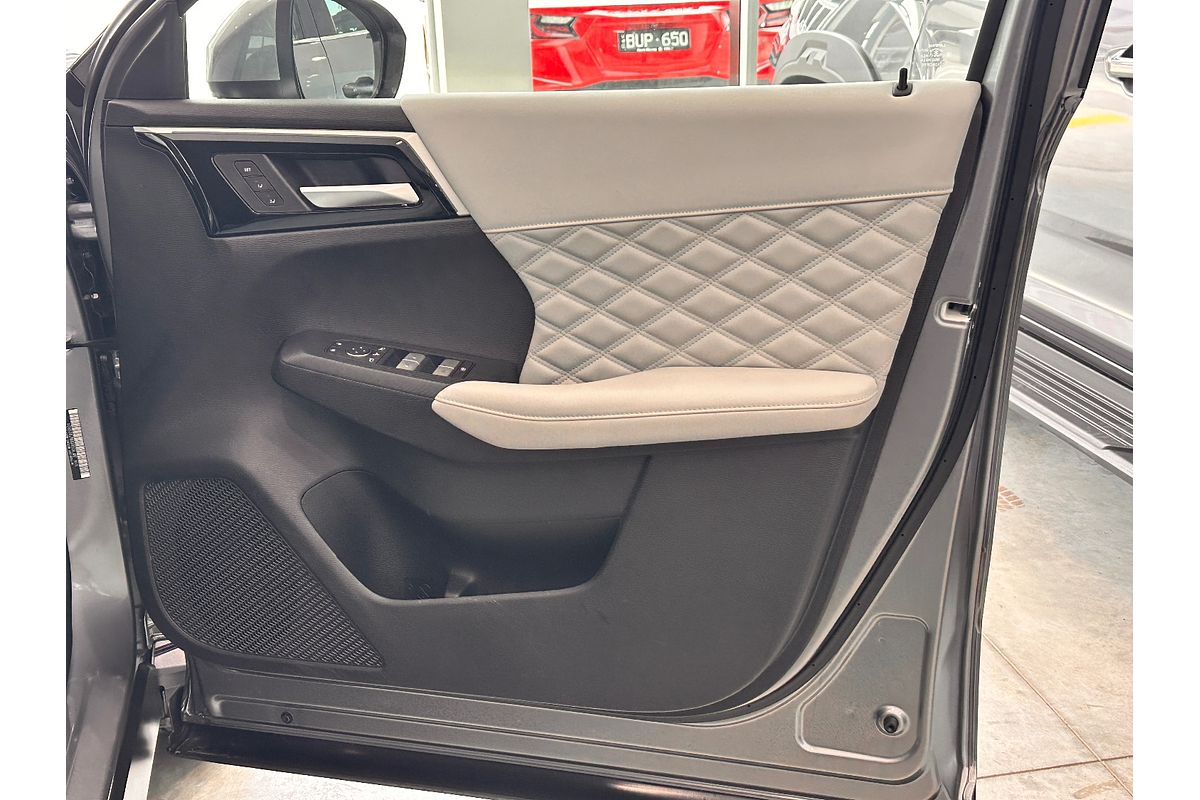 2022 Mitsubishi Outlander PHEV Exceed ZM