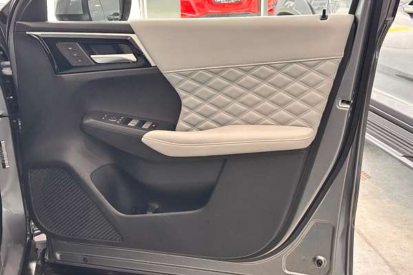 2022 Mitsubishi Outlander PHEV Exceed ZM
