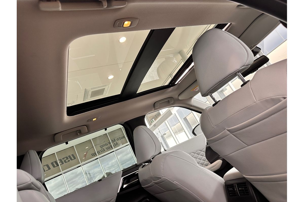2022 Mitsubishi Outlander PHEV Exceed ZM