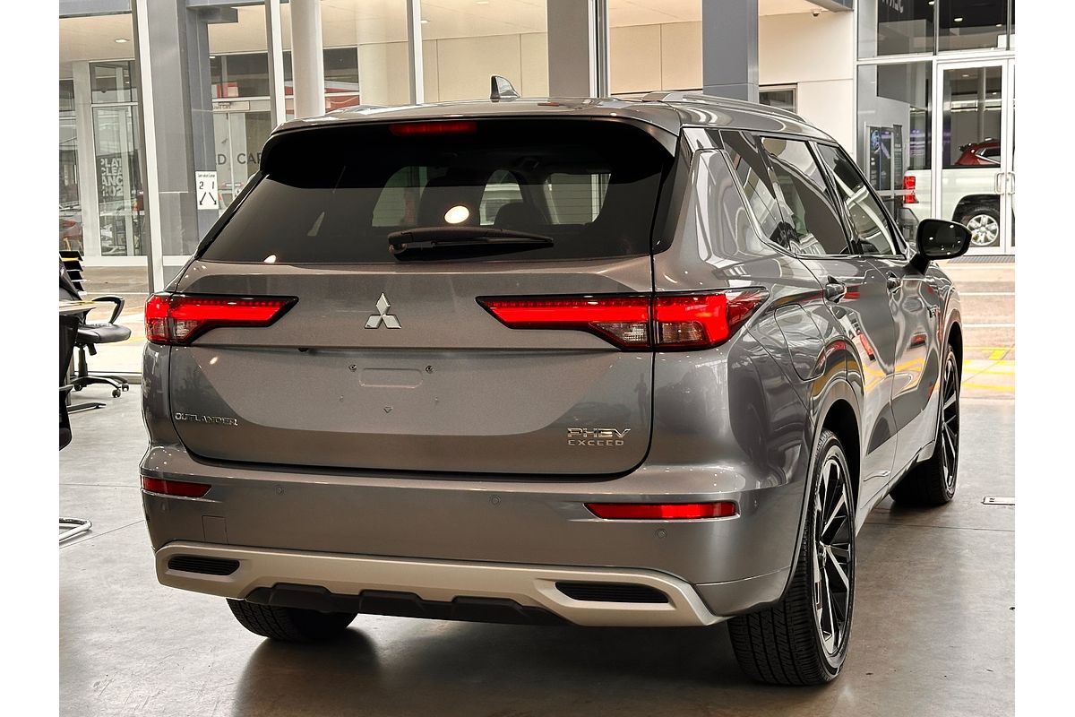 2022 Mitsubishi Outlander PHEV Exceed ZM