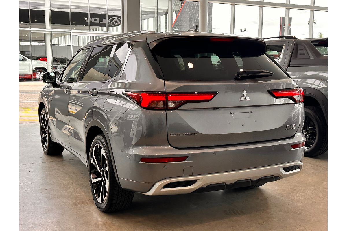 2022 Mitsubishi Outlander PHEV Exceed ZM