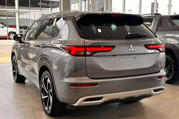 2022 Mitsubishi Outlander PHEV Exceed ZM