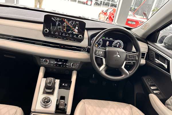 2022 Mitsubishi Outlander PHEV Exceed ZM