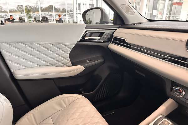 2022 Mitsubishi Outlander PHEV Exceed ZM