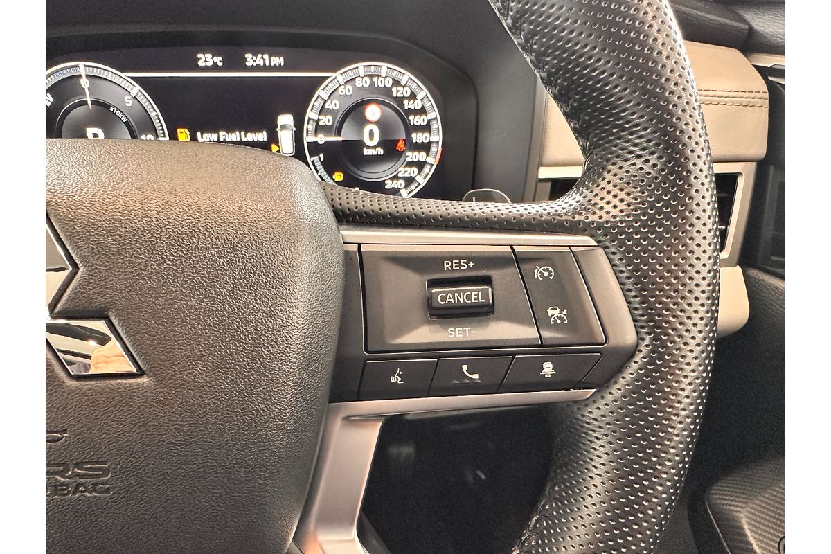 2022 Mitsubishi Outlander PHEV Exceed ZM