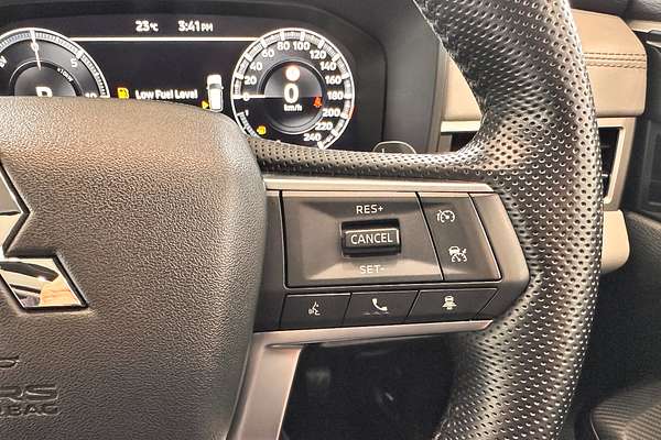 2022 Mitsubishi Outlander PHEV Exceed ZM