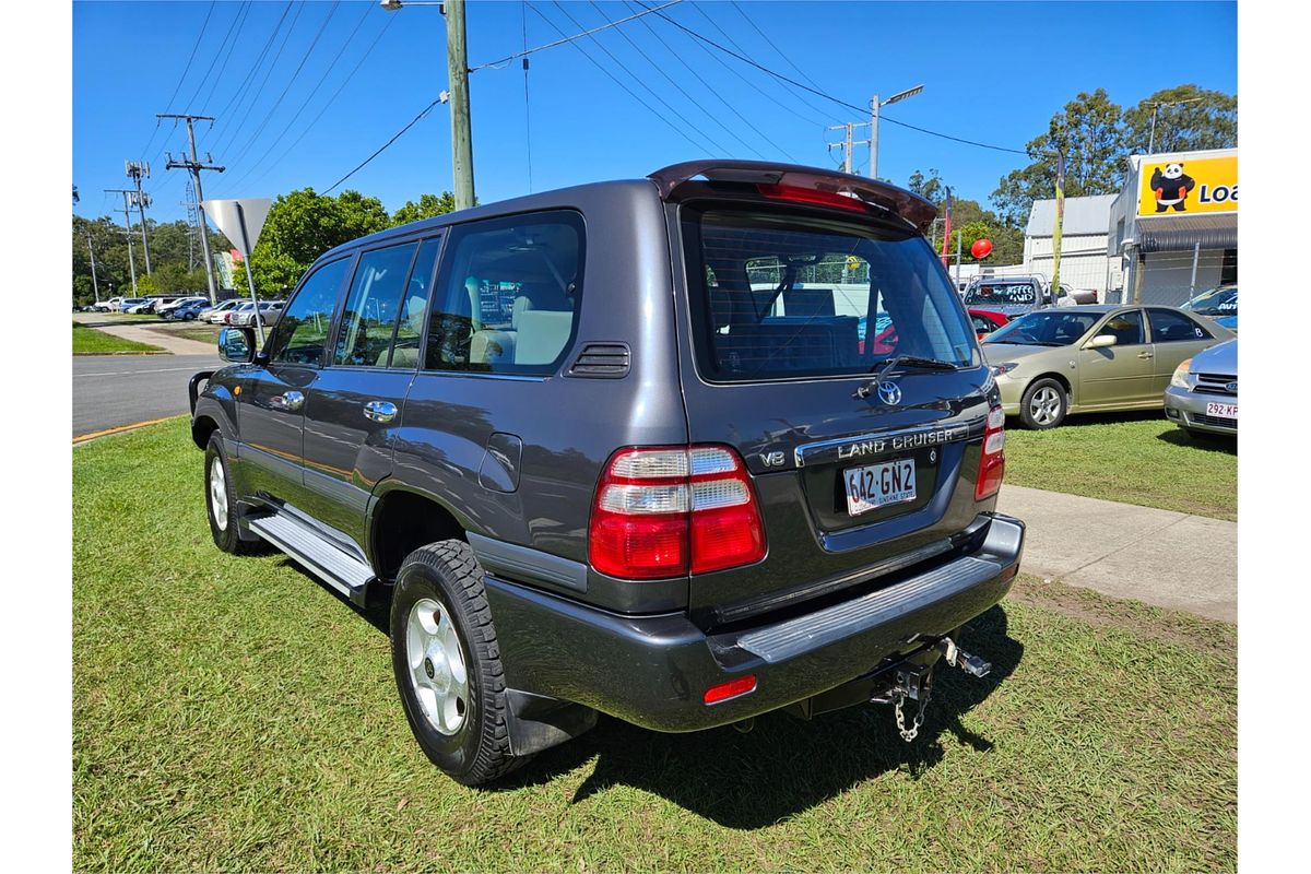 2005 Toyota Landcruiser GXL UZJ100R