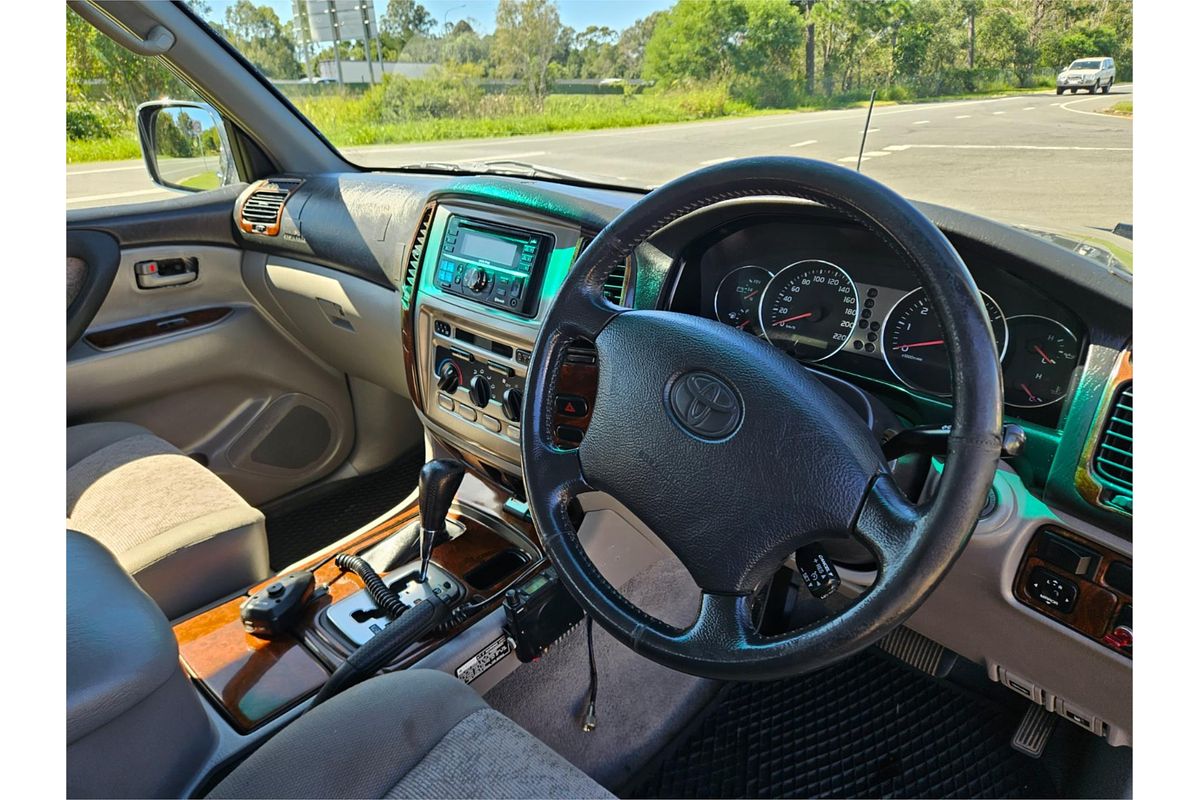 2005 Toyota Landcruiser GXL UZJ100R