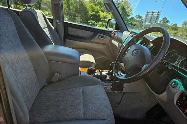 2005 Toyota Landcruiser GXL UZJ100R
