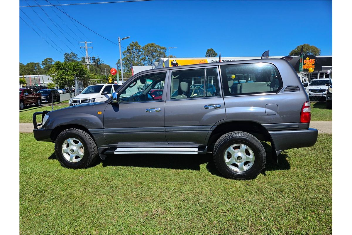 2005 Toyota Landcruiser GXL UZJ100R