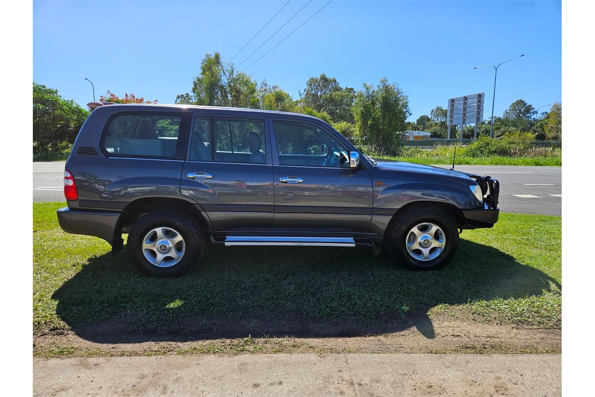 2005 Toyota Landcruiser GXL UZJ100R