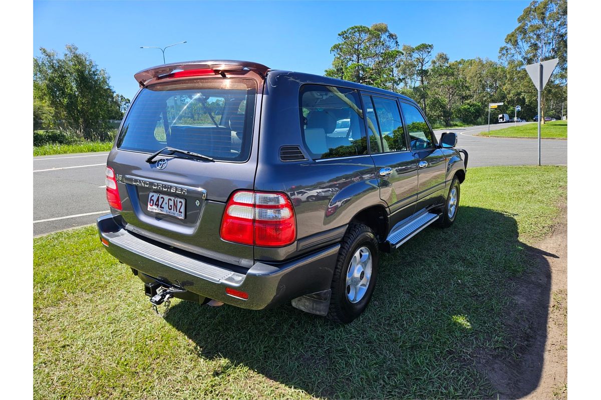 2005 Toyota Landcruiser GXL UZJ100R