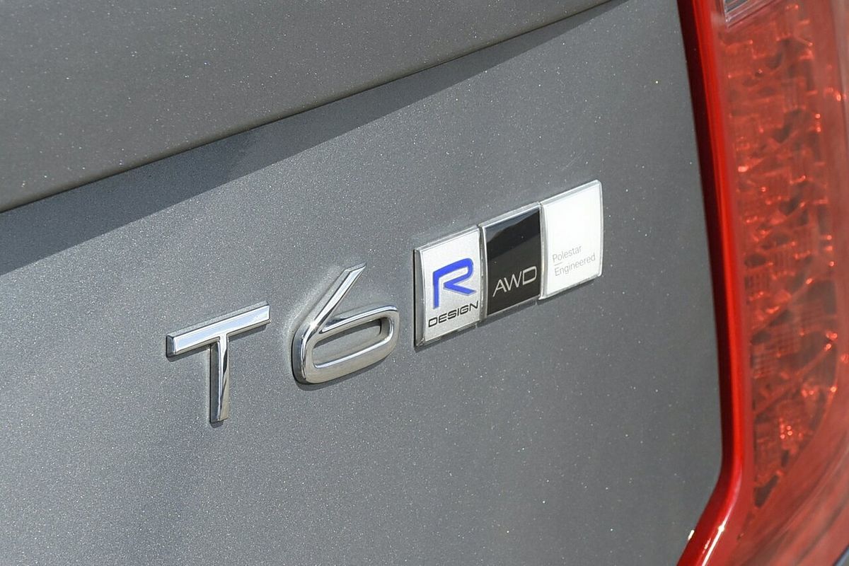 2019 Volvo XC90 T6 R-Design