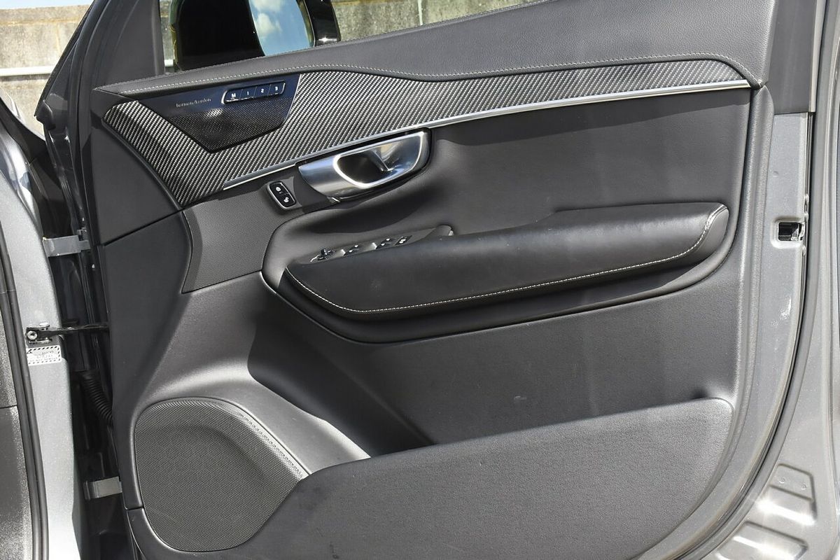 2019 Volvo XC90 T6 R-Design