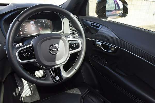 2019 Volvo XC90 T6 R-Design