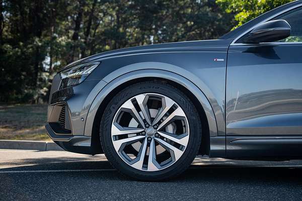 2019 Audi Q8 55 TFSI F1