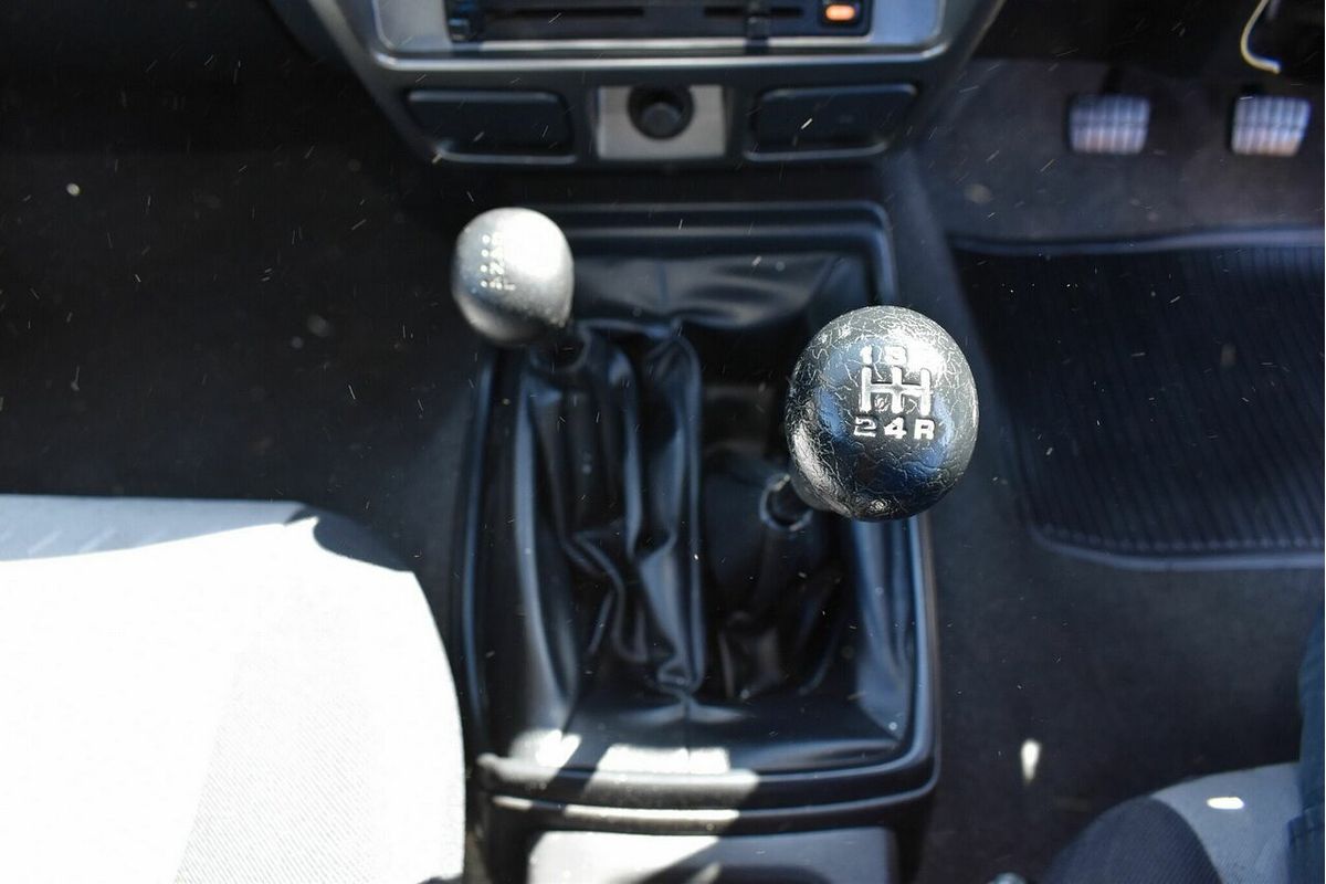 2012 Nissan Navara ST-R D22 4X4