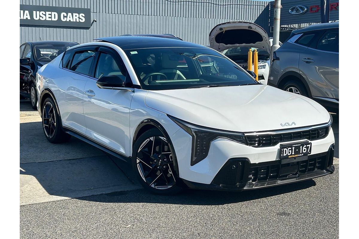 2024 Kia K4 GT-Line CL4m