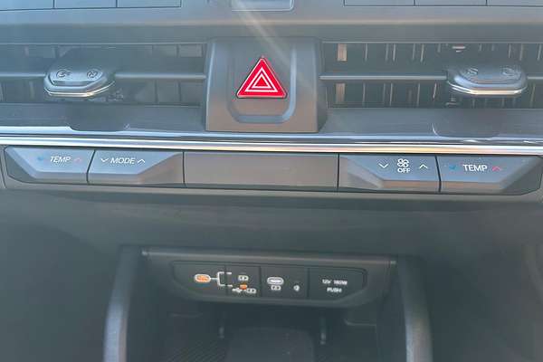 2024 Kia K4 GT-Line CL4m