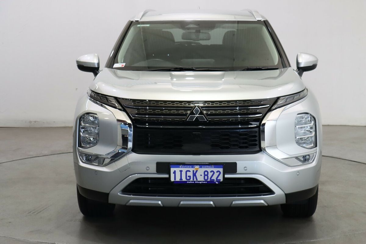 2024 Mitsubishi Outlander LS ZM