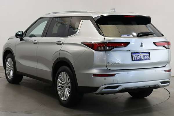 2024 Mitsubishi Outlander LS ZM