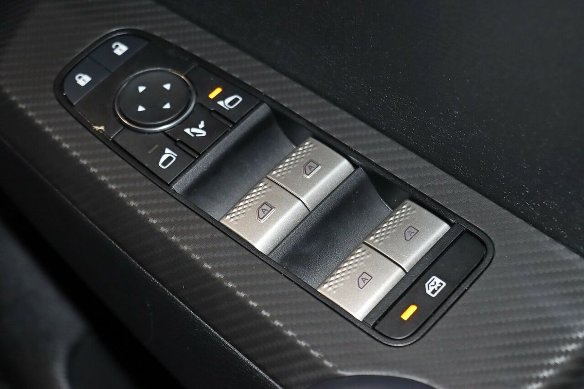 2024 Mitsubishi Outlander LS ZM