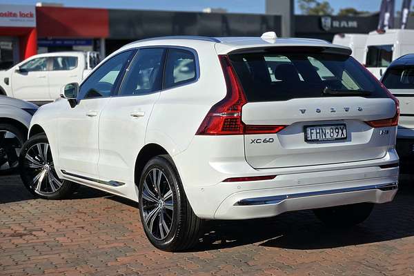 2024 Volvo XC60 Ultimate B5 Bright