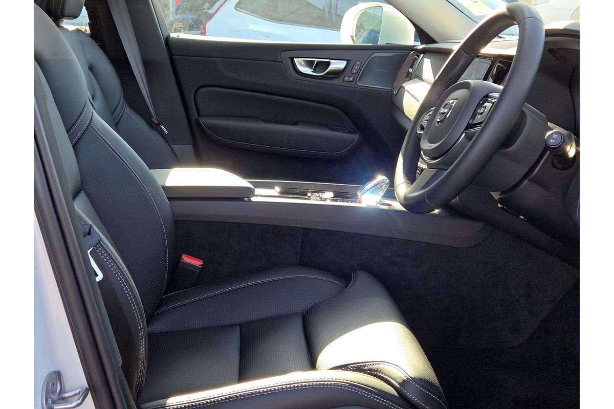 2024 Volvo XC60 Ultimate B5 Bright
