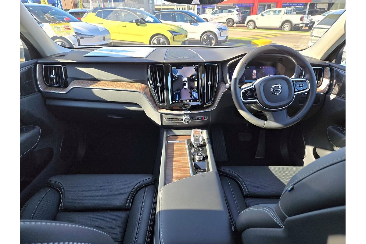 2024 Volvo XC60 Ultimate B5 Bright