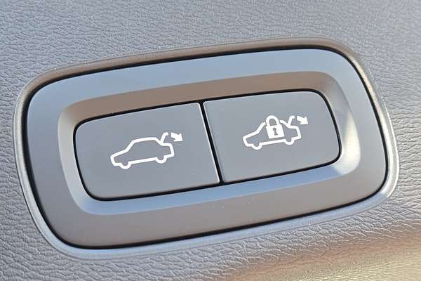 2024 Volvo XC60 Ultimate B5 Bright