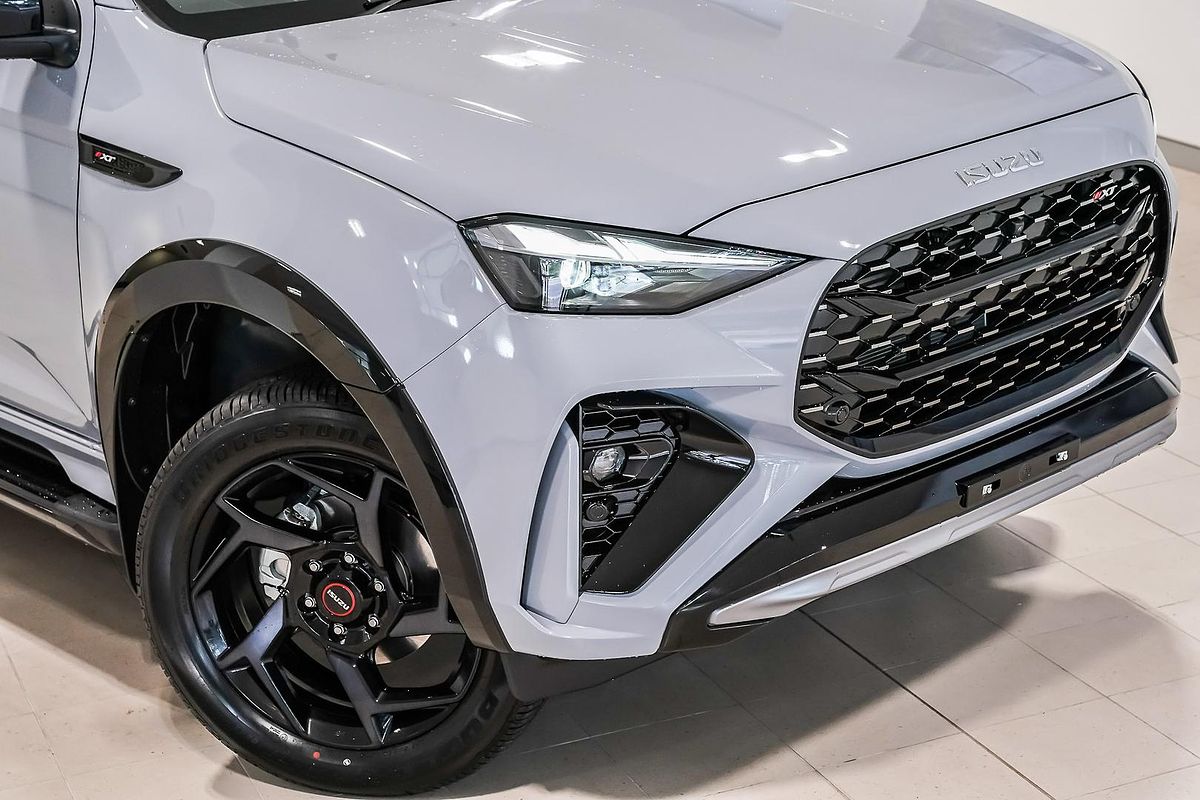 2025 Isuzu MU-X X-TERRAIN
