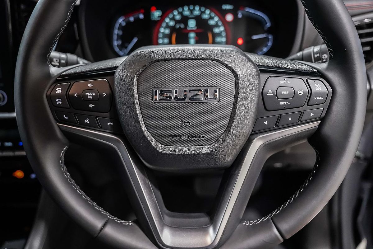 2025 Isuzu MU-X X-TERRAIN