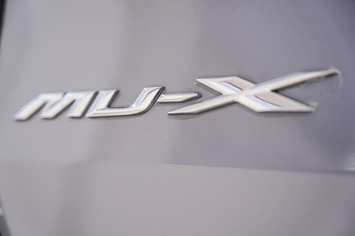 2025 Isuzu MU-X X-TERRAIN
