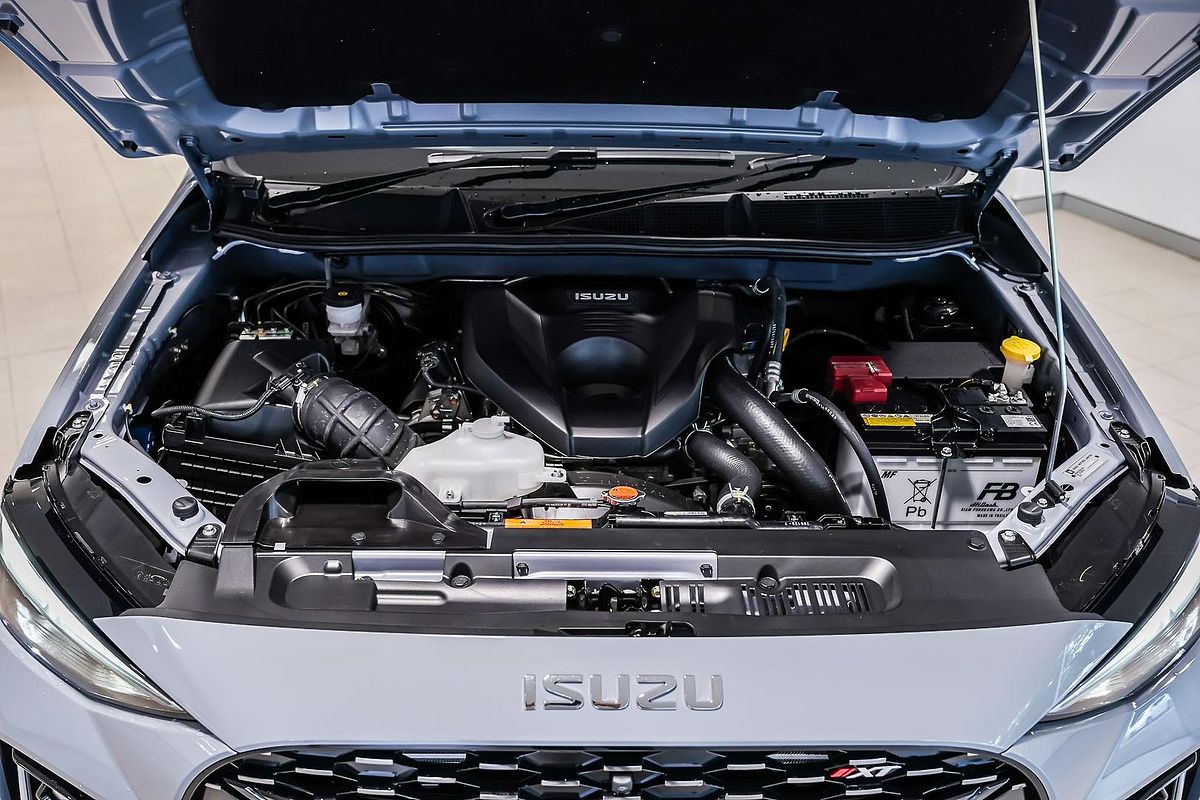 2025 Isuzu MU-X X-TERRAIN