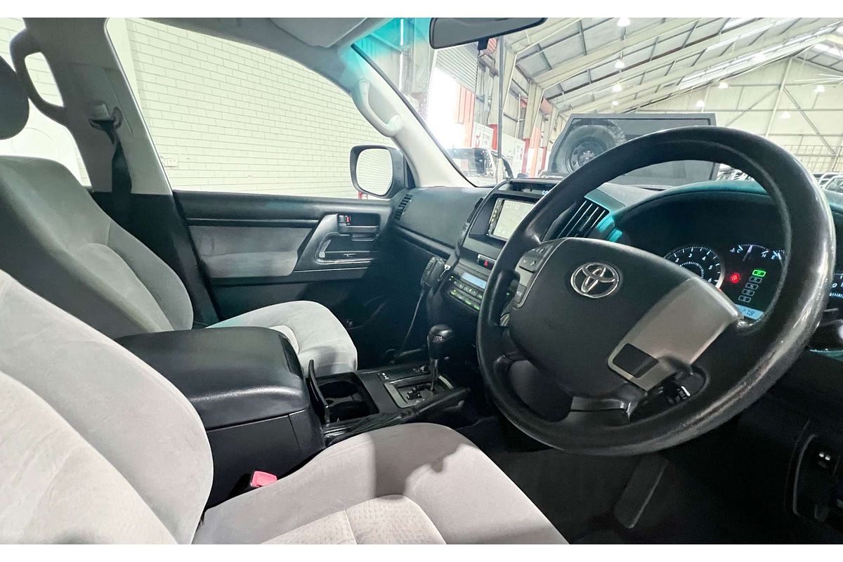 2011 Toyota Landcruiser GXL UZJ200R