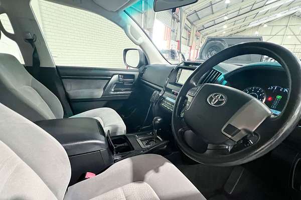 2011 Toyota Landcruiser GXL UZJ200R