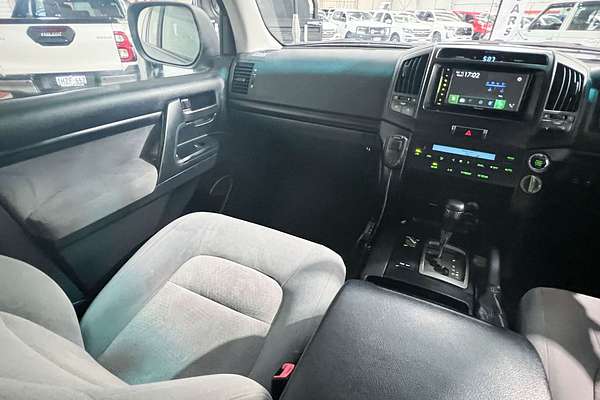 2011 Toyota Landcruiser GXL UZJ200R