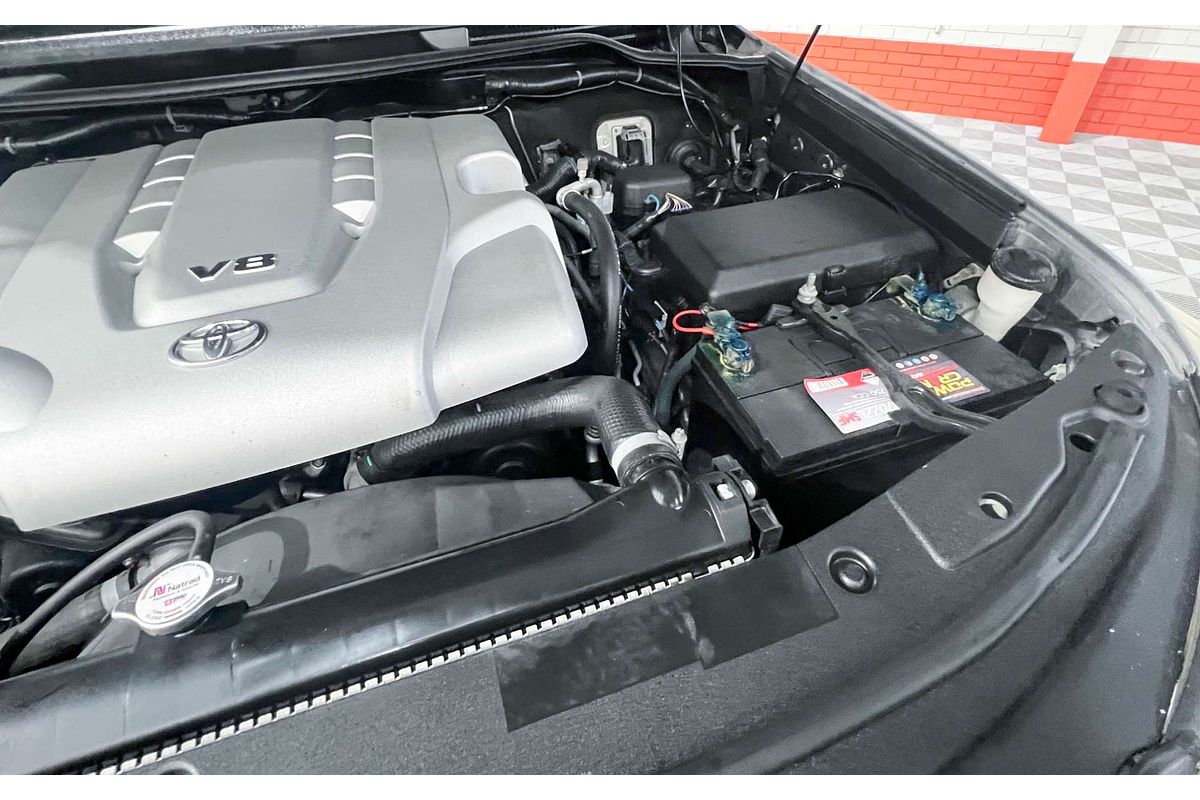 2011 Toyota Landcruiser GXL UZJ200R