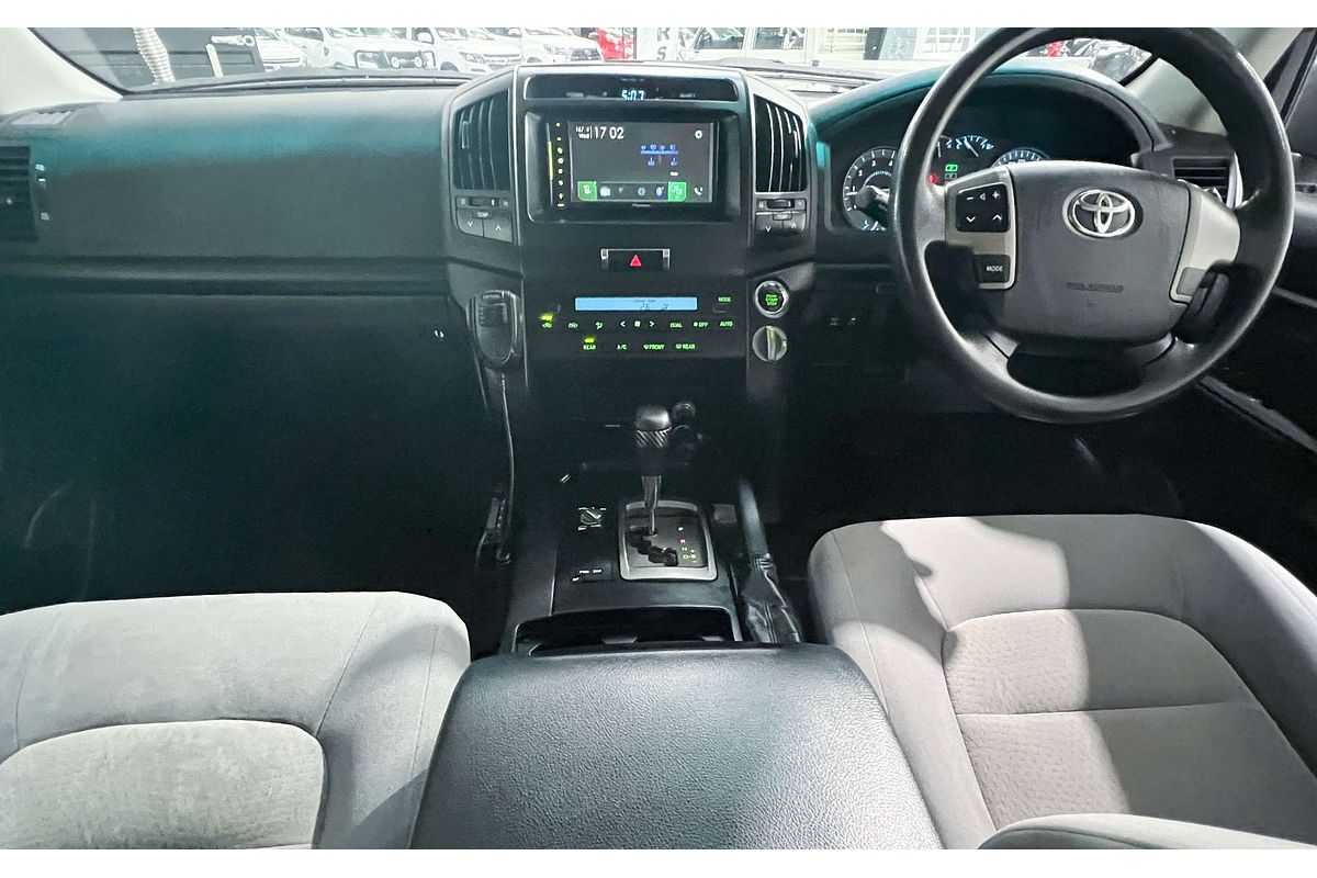 2011 Toyota Landcruiser GXL UZJ200R