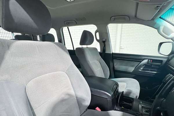 2011 Toyota Landcruiser GXL UZJ200R