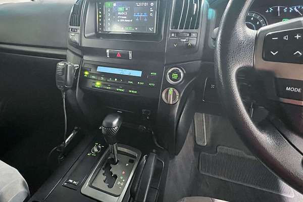 2011 Toyota Landcruiser GXL UZJ200R