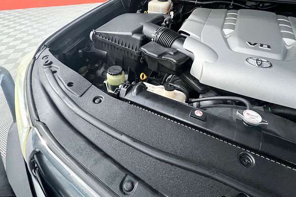 2011 Toyota Landcruiser GXL UZJ200R