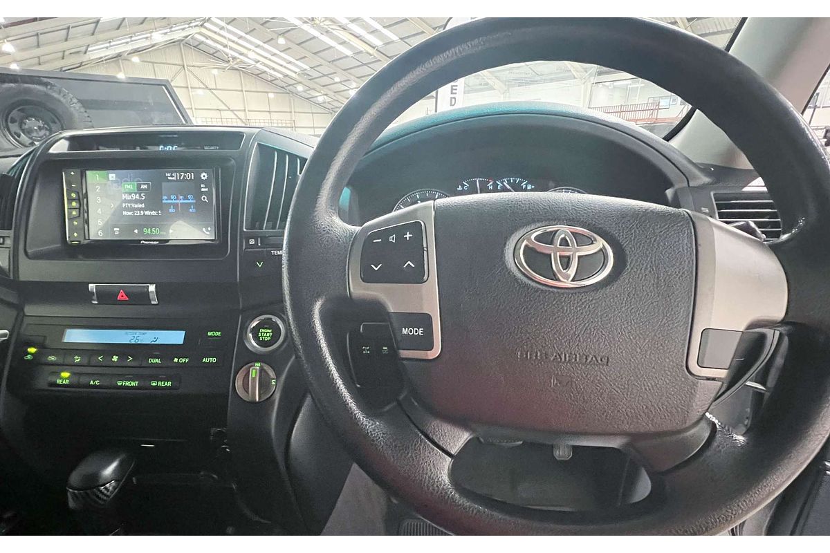 2011 Toyota Landcruiser GXL UZJ200R