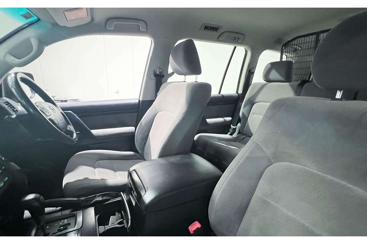 2011 Toyota Landcruiser GXL UZJ200R