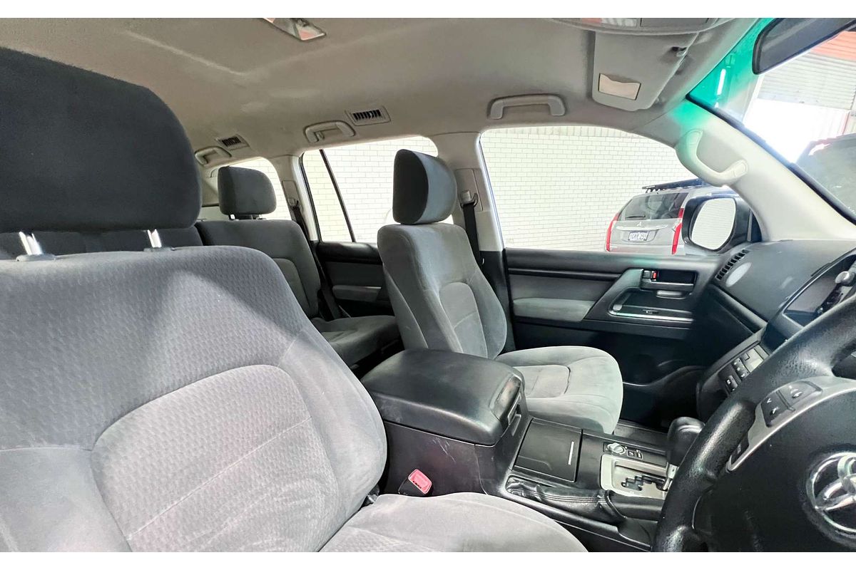 2012 Toyota Landcruiser GXL VDJ200R