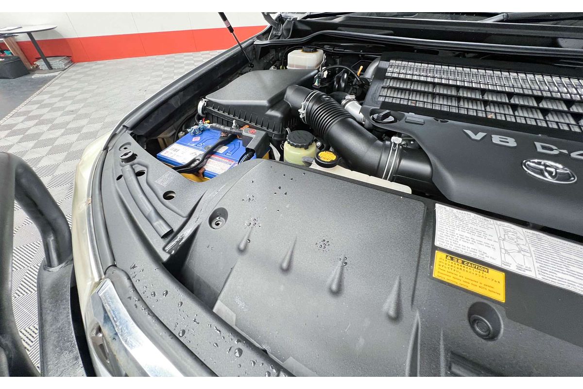 2012 Toyota Landcruiser GXL VDJ200R