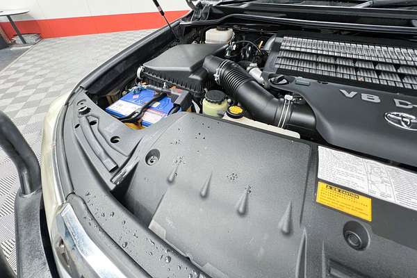2012 Toyota Landcruiser GXL VDJ200R