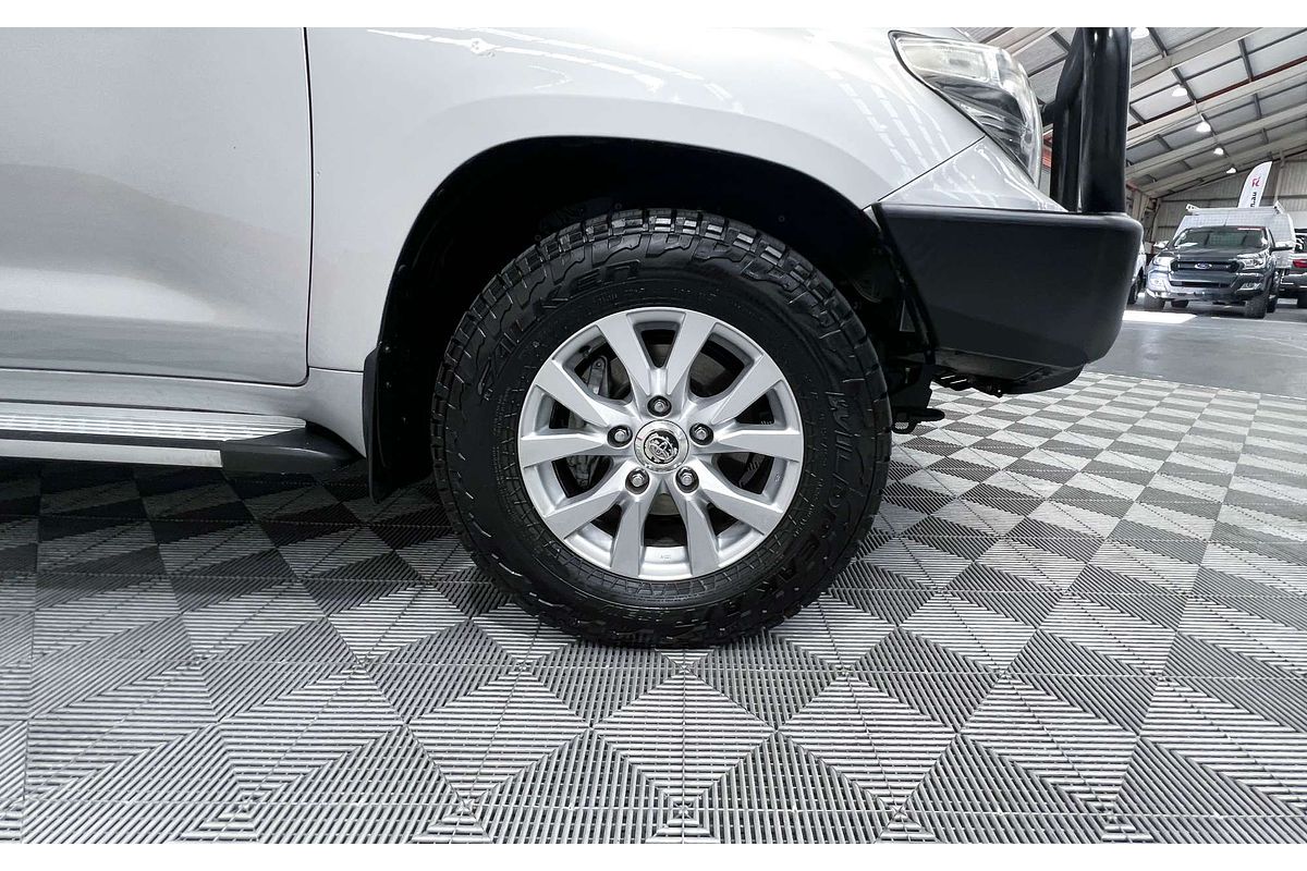 2012 Toyota Landcruiser GXL VDJ200R