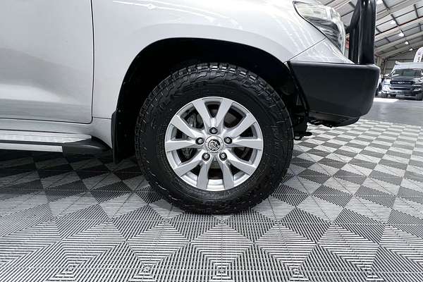 2012 Toyota Landcruiser GXL VDJ200R